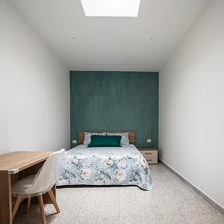 Mola's Square House Guest house *