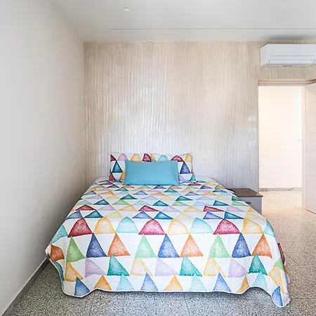 Mola's Square House Guest house *
