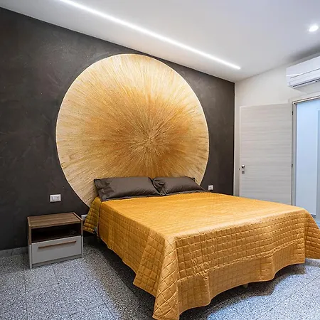 Guest house Mola's Square House