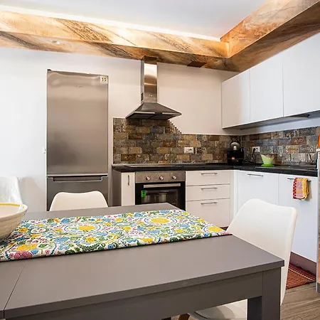 Mola's Square House