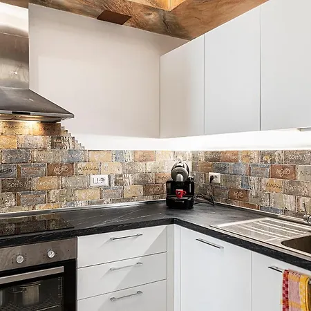 招待所 Mola's Square House