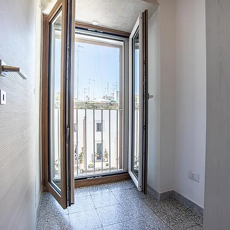 Pensjonat Mola's Square House Mola di Bari