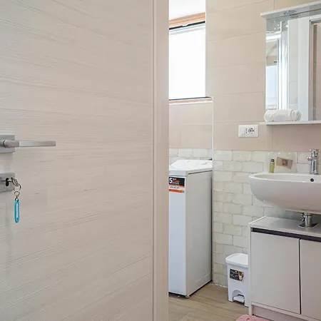 Гостевой дом Mola's Square House 3*