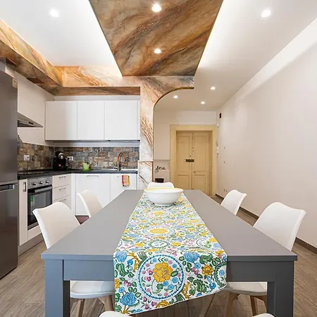 Mola's Square House Гостевой дом Мола-ди-Бари