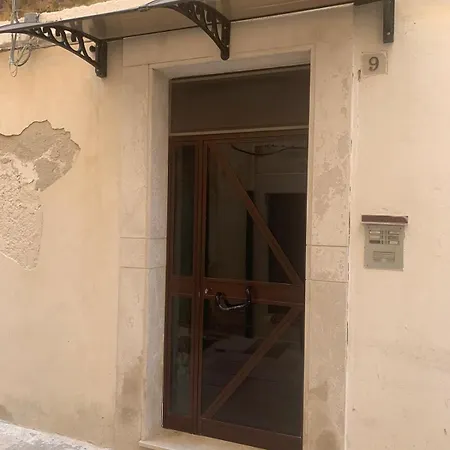 Mola's Square House Pensjonat