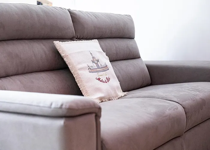 Mola's Square House בית הארחה מולה די בארי