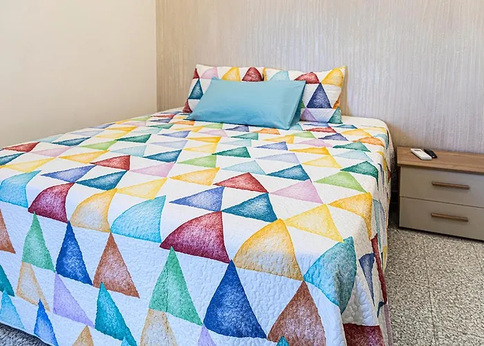 Mola's Square House בית הארחה מולה די בארי