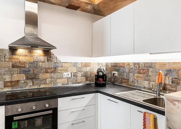 בית הארחה Mola's Square House