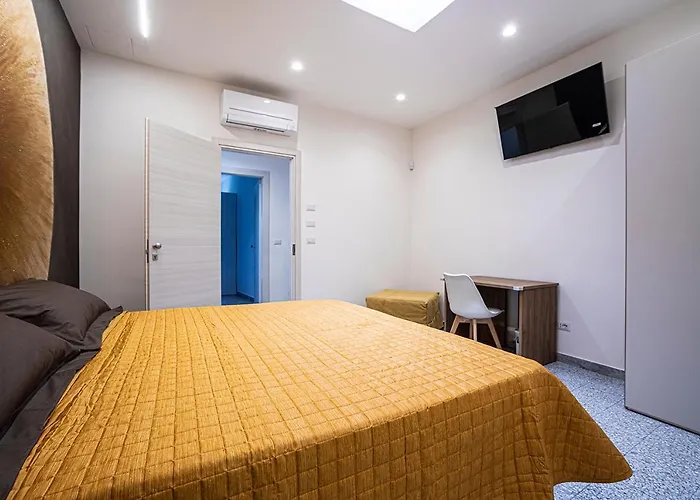 Mola's Square House בית הארחה