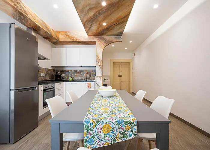 Mola's Square House Gasthof Mola di Bari